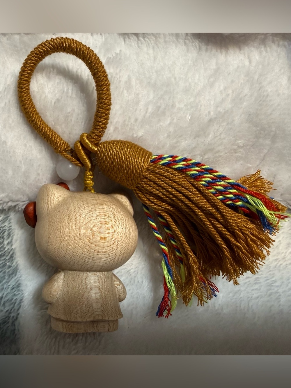 🆕 Nwot Wooden Hello Kitty Tassel Keychain Brown & Gold - Picture 2 of 2
